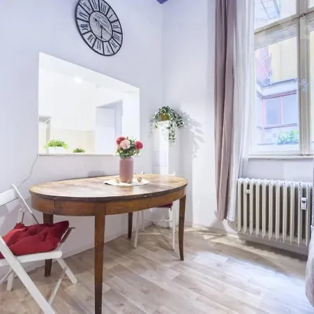 Just Steps From Wenceslas Square! Prag